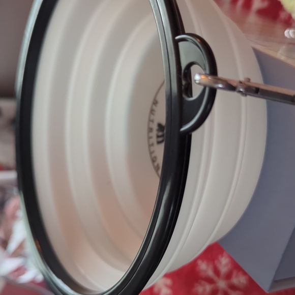 Collapsible Pet Bowl Man's Best Friend Nutrition Logo - Picture 2 of 2